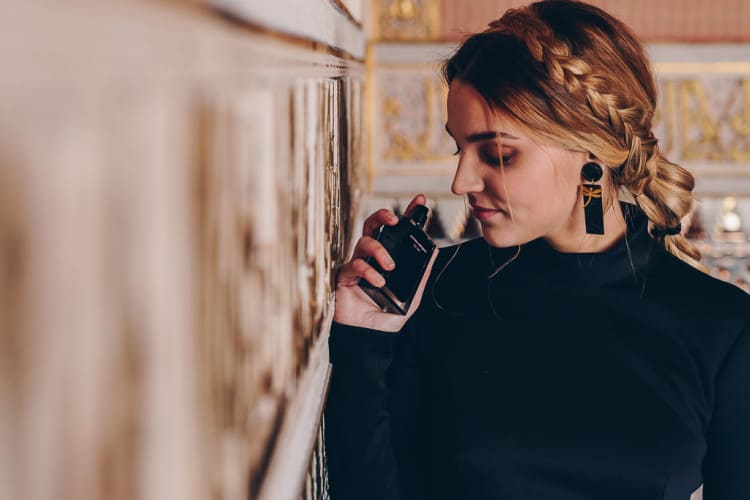 Un peinado de invitada con trenza y extensiones Extensionmania