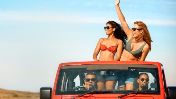 Ibiza y el poder del pelo: una historia de extensiones, escándalo y estilo